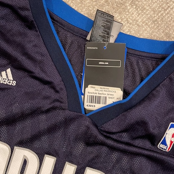 Signed Dirk Nowitzki XXLretro jersey - Picture 2 of 5